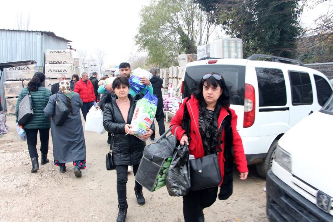 Edirne esnafı Bulgar müşterilerinde memnun: Gördükleri her şeyi satın alıyorlar 17